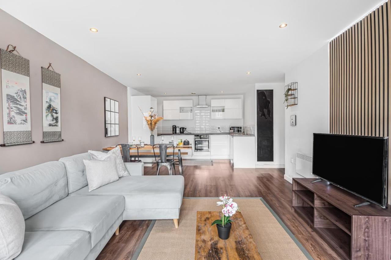 Oriental Suite 2 Bed 2 Bath Netflix And Free Parking, Games- Maihom 伯明翰 外观 照片