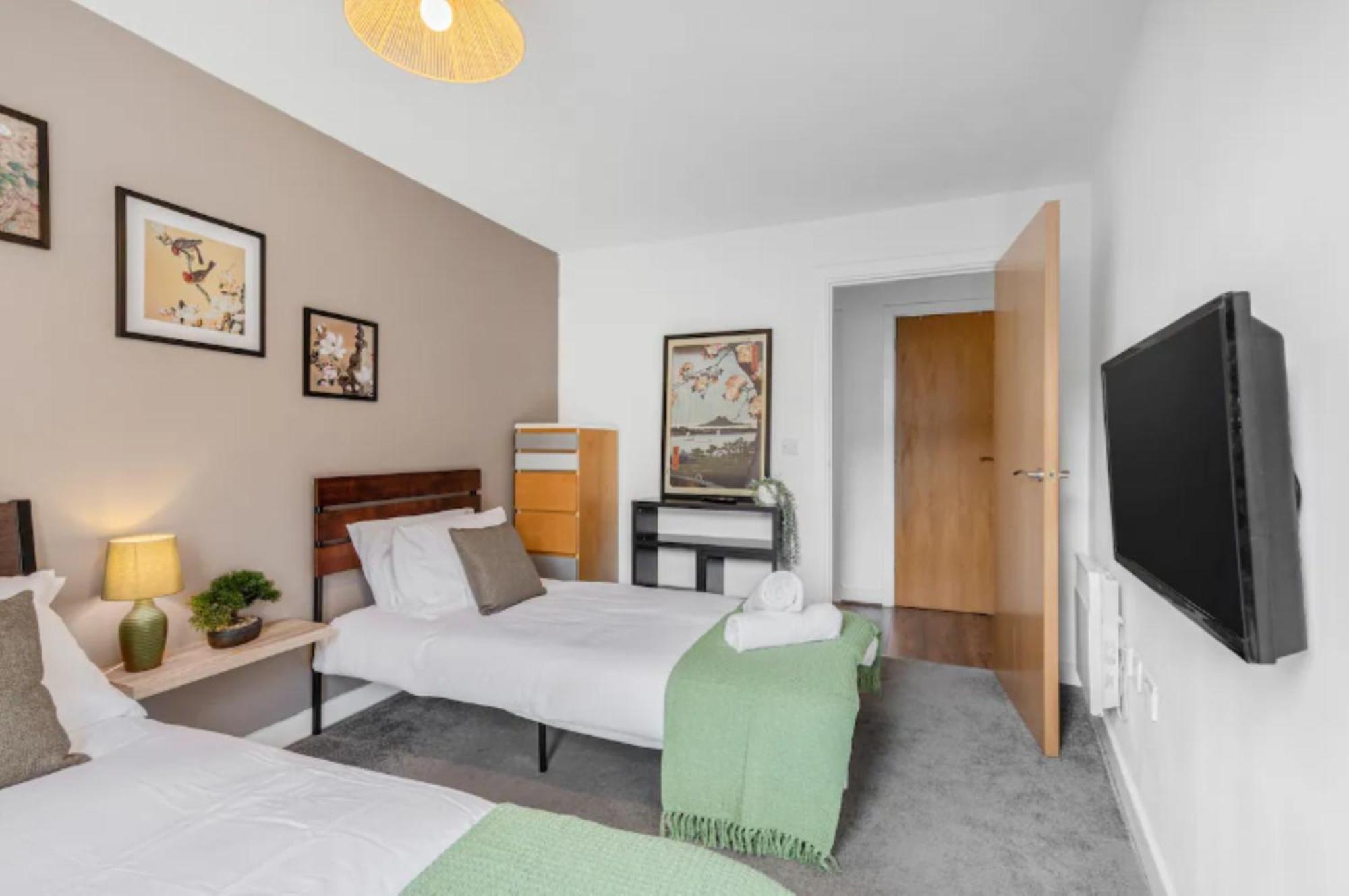 Oriental Suite 2 Bed 2 Bath Netflix And Free Parking, Games- Maihom 伯明翰 外观 照片