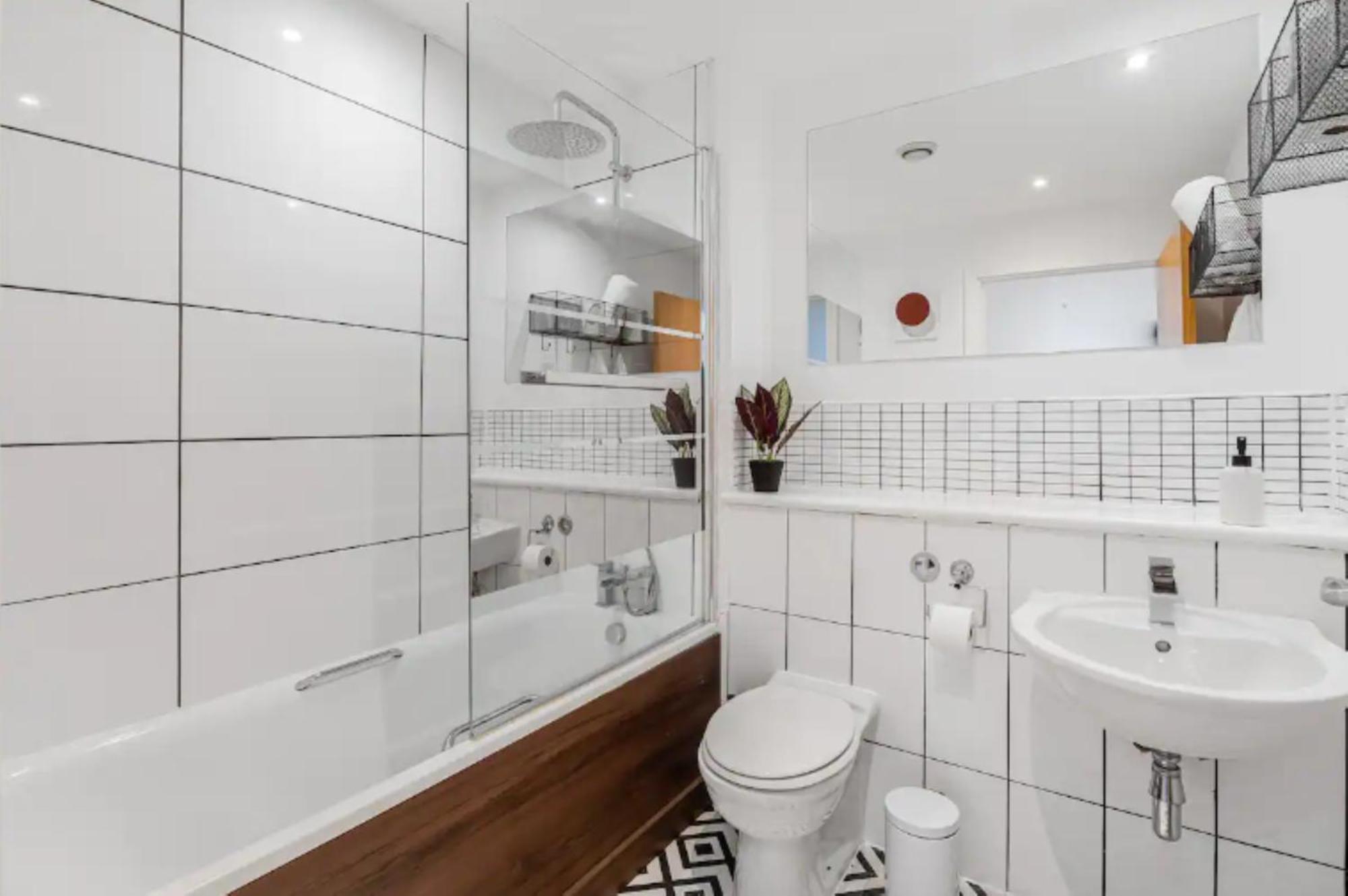 Oriental Suite 2 Bed 2 Bath Netflix And Free Parking, Games- Maihom 伯明翰 外观 照片